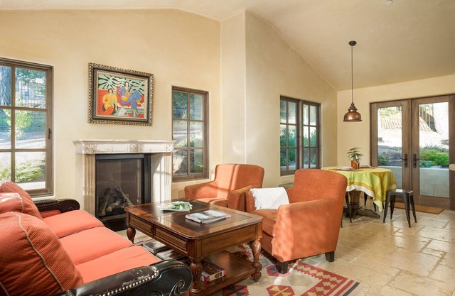 Pebble Cottage: New, Elegant And Steps Away From The Lodge And Stevenson School