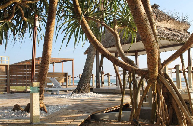Pebbles Beach Villa Luxury - Beach Front