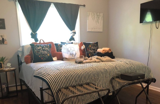 Peekskill KingBed 100%Walkable NYC 50min Car & Train West Point 15min RT6&9 2min