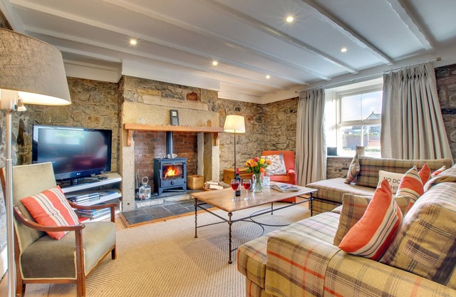 Pegasus Cottage - Three Bedroom House, Sleeps 6