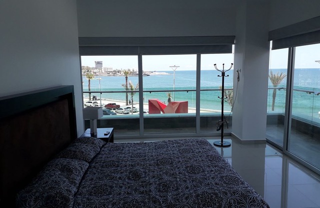 Penthouse 113 en Torre eMe con vista panorámica al mar