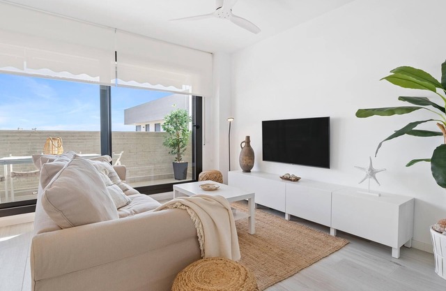 Penthouse sea front views and pool 100m beach