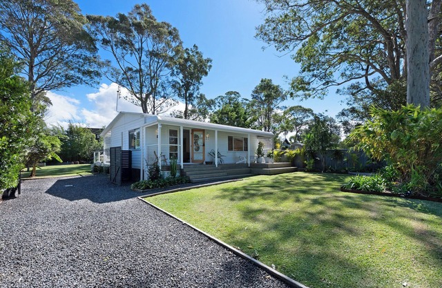 Pepe: Charming coastal cottage, short stroll to the water of St Georges Basin