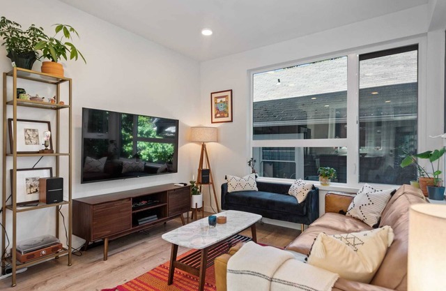 Perch - Urban Abode 22: Modern & Stylish Townhome; Heart of Capitol Hill