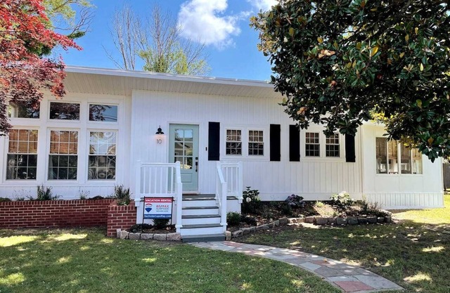 Perfect 2 bedroom getaway in the heart of West Cape May