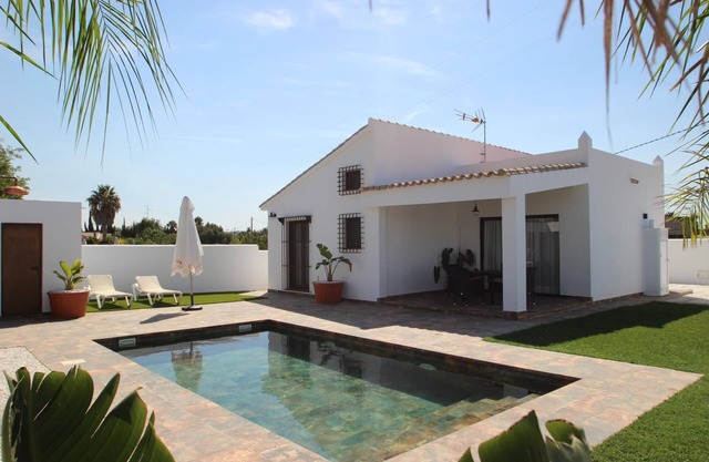 Perfect and modern Holiday Home with Pool, Internet - Casa El Guillargon -