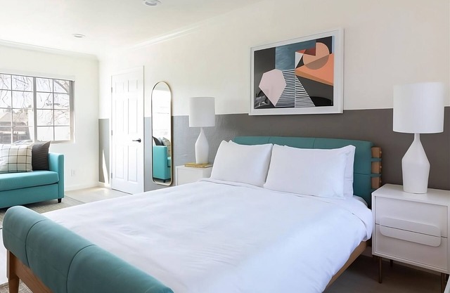 Perfect Family Vacation Starts Here! Close to the Oakland Museum of California!
