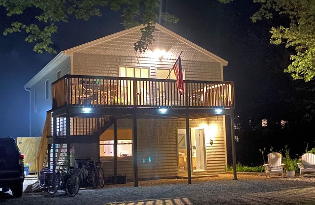 Perfect vacation home! Close to Beach with beach chairs! Reviews say it all!