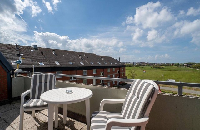 Pet-free top floor vacation apartment with great, sunny balcony on Borkum - Holiday Residenz