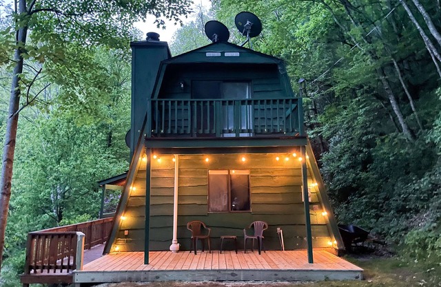 Pet Friendly A-Frame near the Smoky Mountains