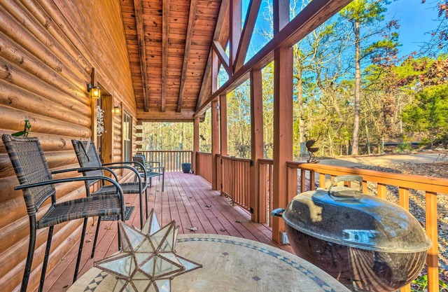 Pet-friendly Cabot Cabin w/Fenced Yard!