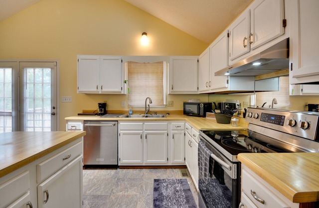 Pet-Friendly Charming Cozy Greensboro Gem 3 Bedroom Home by RedAwning