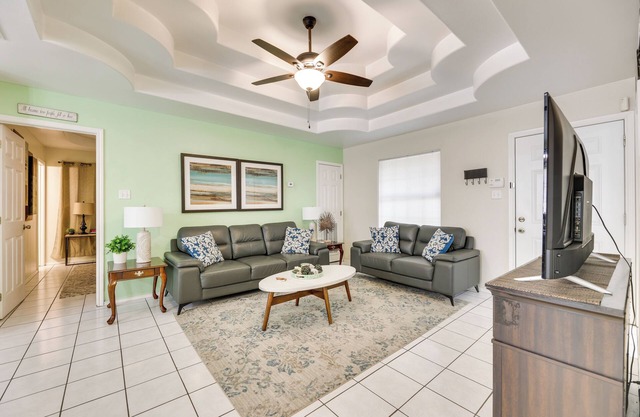 Pet-Friendly Edinburg Apartment with Pool Access!