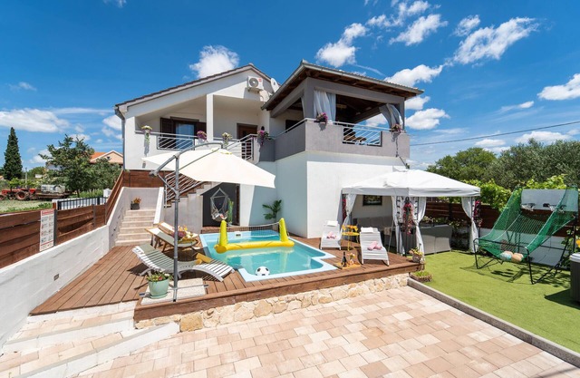 Pet friendly home in Tinj with jacuzzi