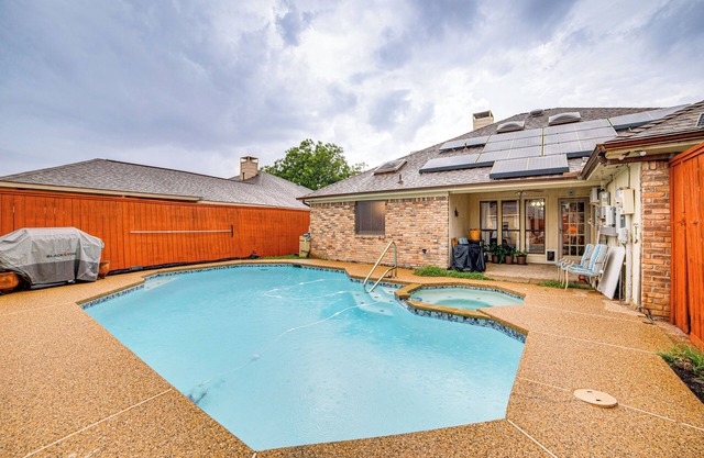 Pet-Friendly Home w/Pool - 8 Mi to Central Plano!