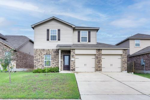 Pet-Friendly Home with Fenced Yard in Manor