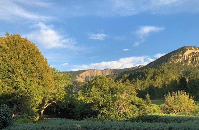 Petit Coin de Paradis, Calme et Nature au Pied de la Montagne de Lure
