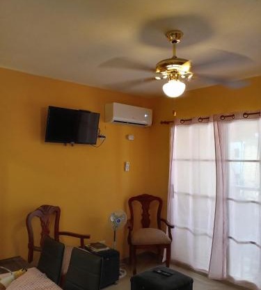 Petite Lounge