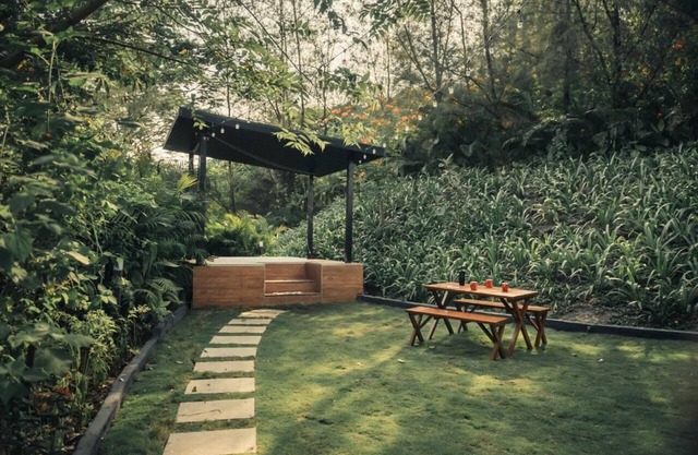 Petite Paradise Carat 1, Lonavala by Ebony Stays – Peaceful 1BHK Garden Villa