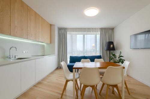 Petrovdom 35-74 in Panoramic 2 Bedroom Apartments at RC Kvartet, 16Г Vasyl Lypkivskyi Street