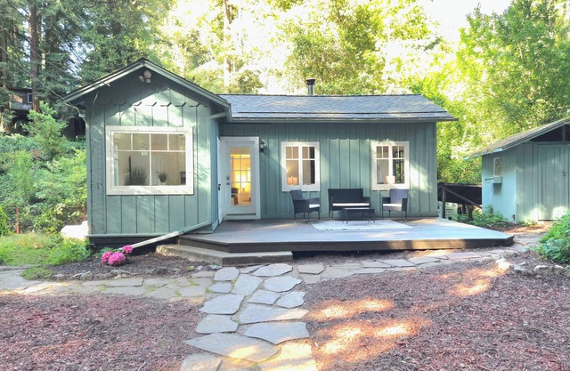 Pets welcome and no check-out chores at Redwood Grove Retreat!