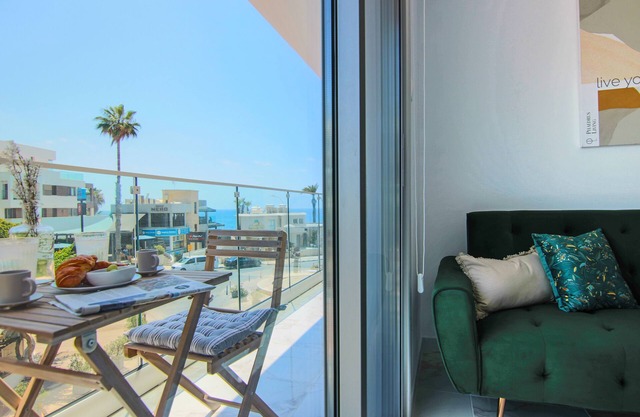 Phaedrus Living: Seaside Luxury Flat Athina 21