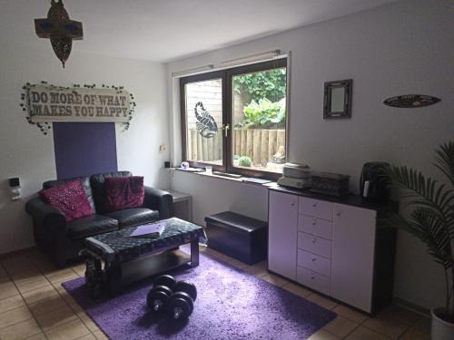 Phils cozy apartment bed and breakfast self check in near Airport