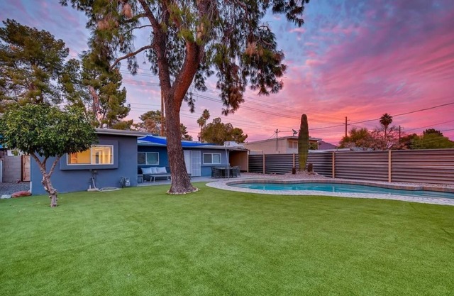 Phoenix MId-Century Modern w/Pool and EV Charger!