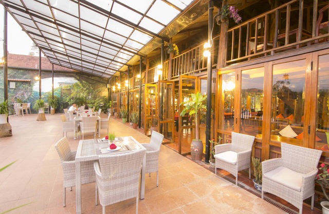 Phong Nha Lake House