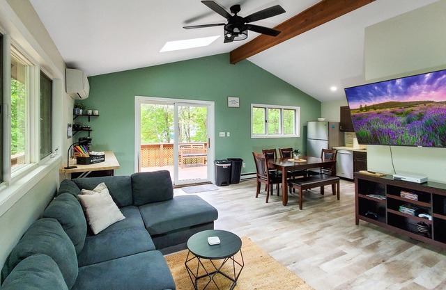 Pickleball |Pool Table |Hot Tub |FirePit |King Bed