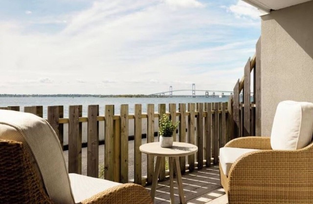 Picturesque Waterfront Resort at Newport Harbor | Waterview Room | Outdoor Pool