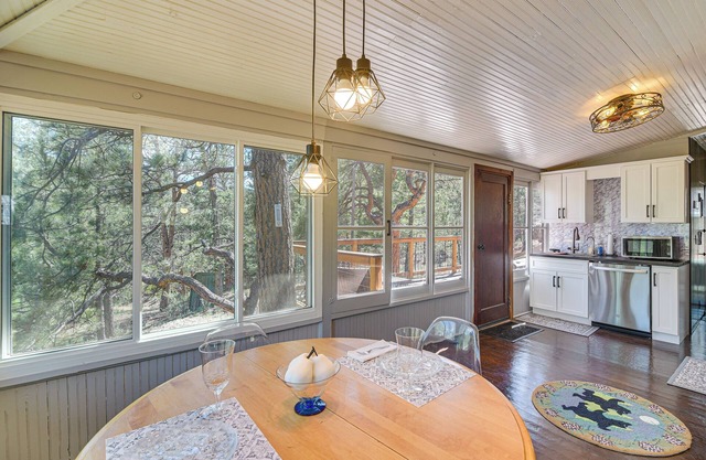 Pine 'Chateau Guest Cabin' w/Mtn Views & Sauna!