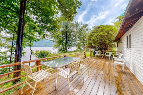 Pine Knoll on Lake George