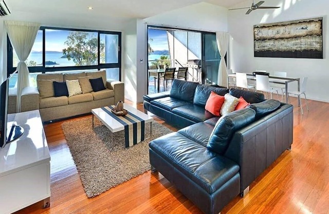 Pinnacle 2 - Seaview Apartment on Hamilton Island
