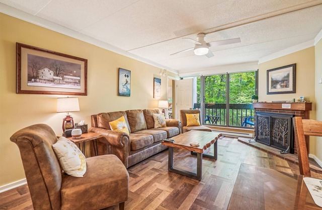 Pinnacle B09 Wonderful condo close to the base of Killington with shuttle to the slopes everyday of the week.