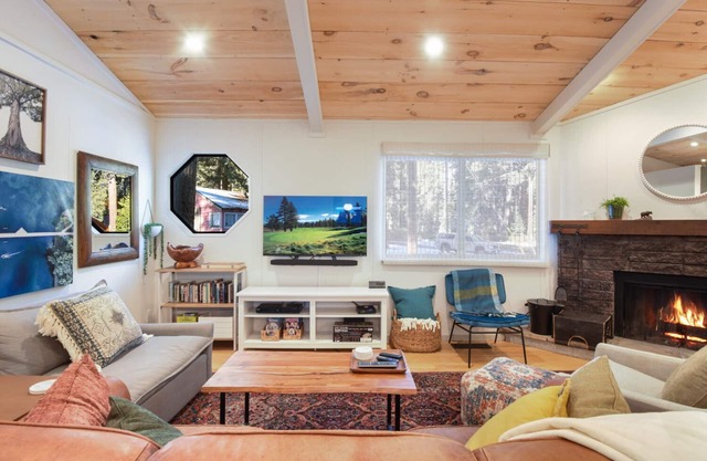 Pino Point | Steps to Tahoe Beaches