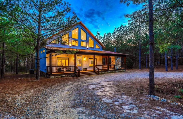 Pinterest Worthy Cabin! Playset, Arcade, Hot Tub