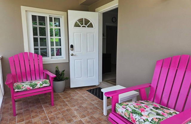 Pitaya Suites - Executive apartment with full kitchen, conveniently located