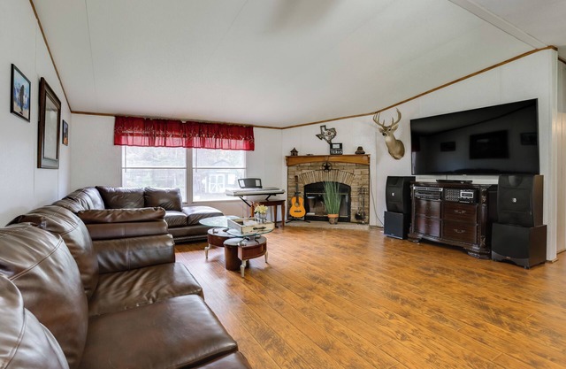 Play Games, Bike & Unwind: Cleveland Family Home!