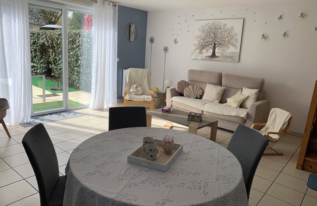 Pleasant house, pool access in summer season.