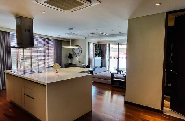 Poblacion Penthouse Suite with Private Roofdeck