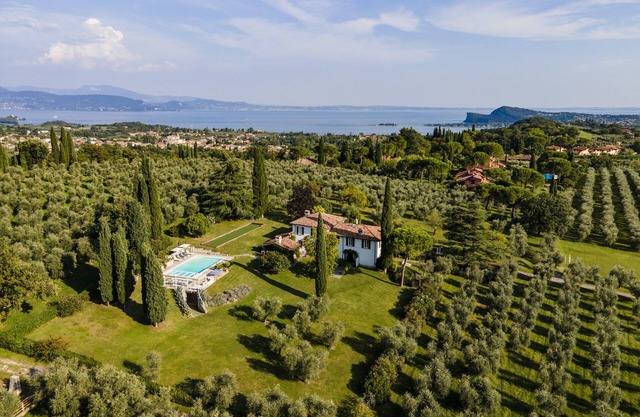PODERI LA ROCCHETTA Unique Estate on Lake Garda