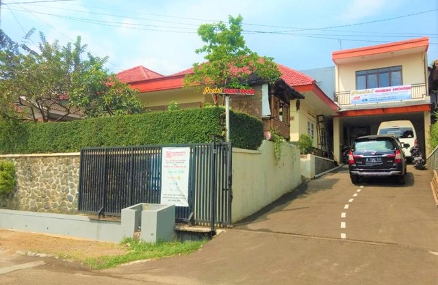 Poetri Guest House Syariah near Kebun Raya Bogor
