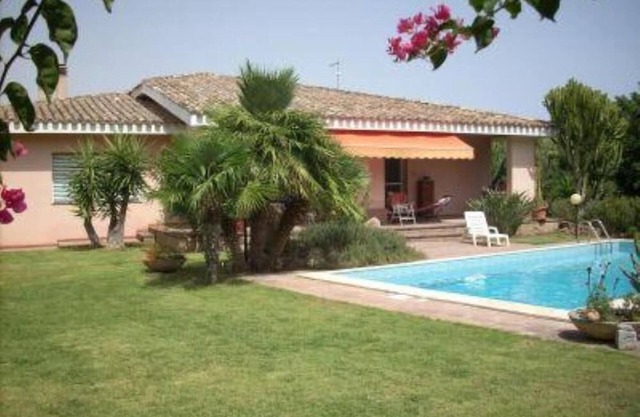 Poggio Dei Pini: villa with big garden and swimmingpool