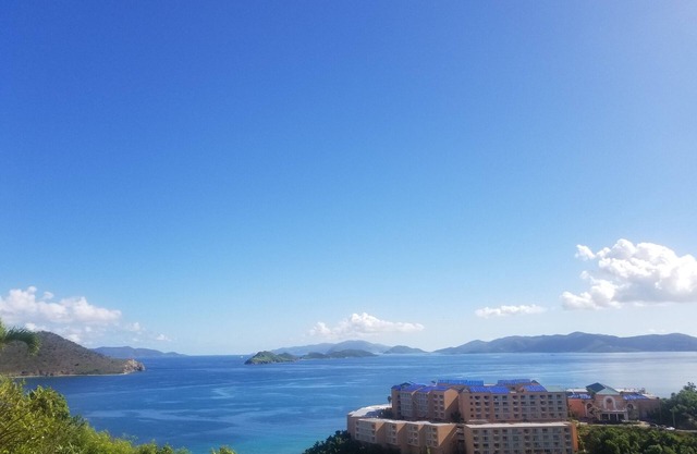 Point Pleasant Resort - Great location, next to pool & Amazing Ocean Views!