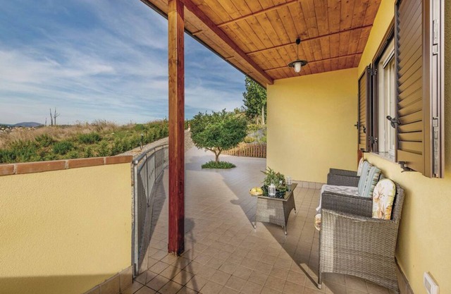 Pomegranate house with sea view