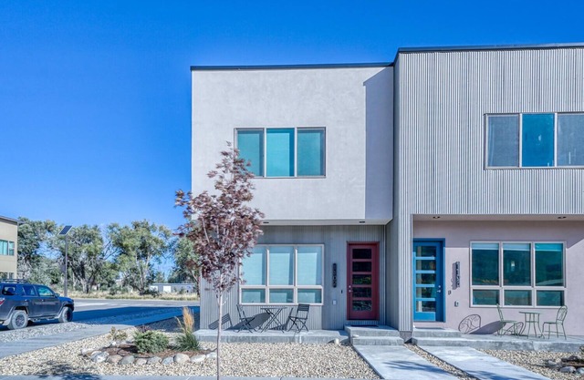 Ponchita House- 6 beds, 6 baths! Located in the Crossroads of the Rocky Mountains