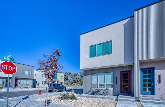 Ponchita West- New 3 Bedroom- minutes to Ski Monarch