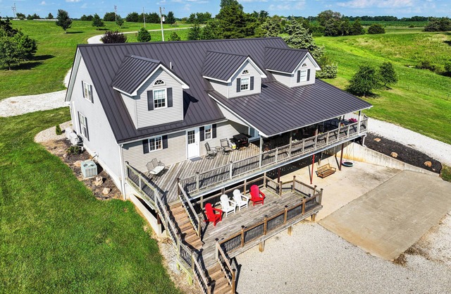 Pond Access & Fishing: 'Cedar Lodge' in Versailles