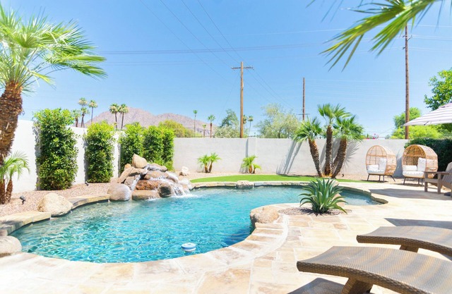 Pool, Bikes & Waterfall - Near Old Town & Arcadia